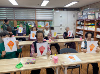 2025년 6월 인지 프로그램 - 색종이 접기 ( 아이스 크림)